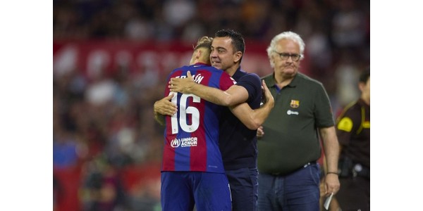 Xavi agora é demitido do FC Barcelona Xavi agora é demitido do FC Barcelona